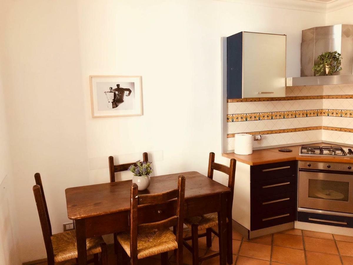 Rota House - Apartment In Santa Chiara, The Heart Of Naples Nápoly Kültér fotó